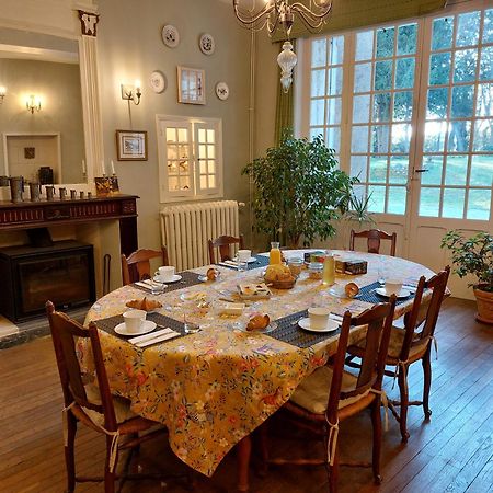Manoir Du Bellay Bed & Breakfast Montreuil Bellay Bagian luar foto